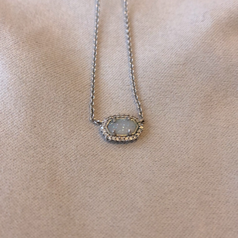 Kendra Scott Chelsea Pendant Necklace - silver/white iridescent drusy